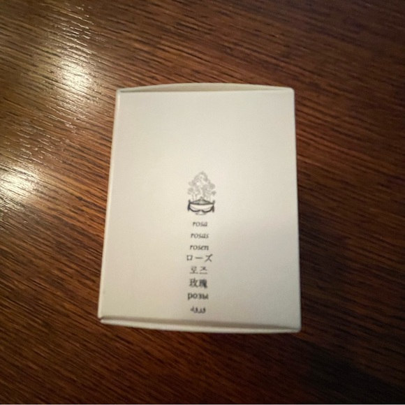 Diptyque Roses 1.23oz candle - Picture 2 of 6